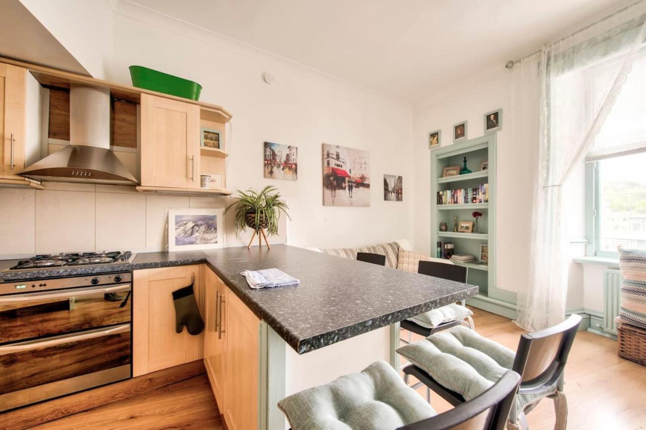 Guestready - Cosy Home 5 Minutes From Waverley! Единбург Екстер'єр фото