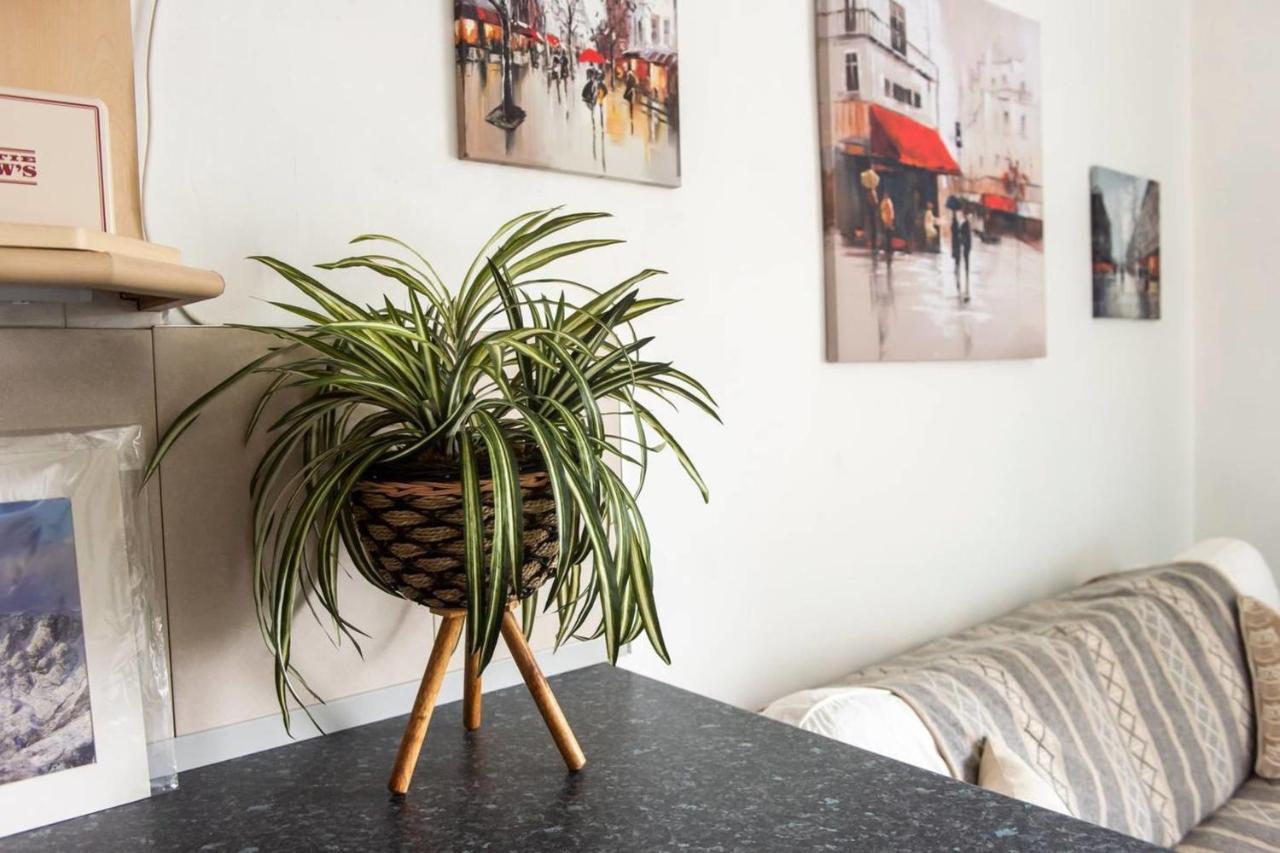 Guestready - Cosy Home 5 Minutes From Waverley! Единбург Екстер'єр фото